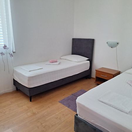 Apartments Vodopija 300M To The Beach Sveti Filip i Jakov Zewnętrze zdjęcie