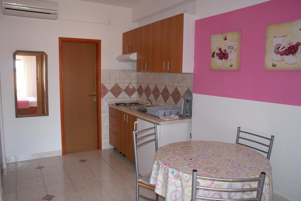 Apartments Vodopija 300M To The Beach Sveti Filip i Jakov Zewnętrze zdjęcie